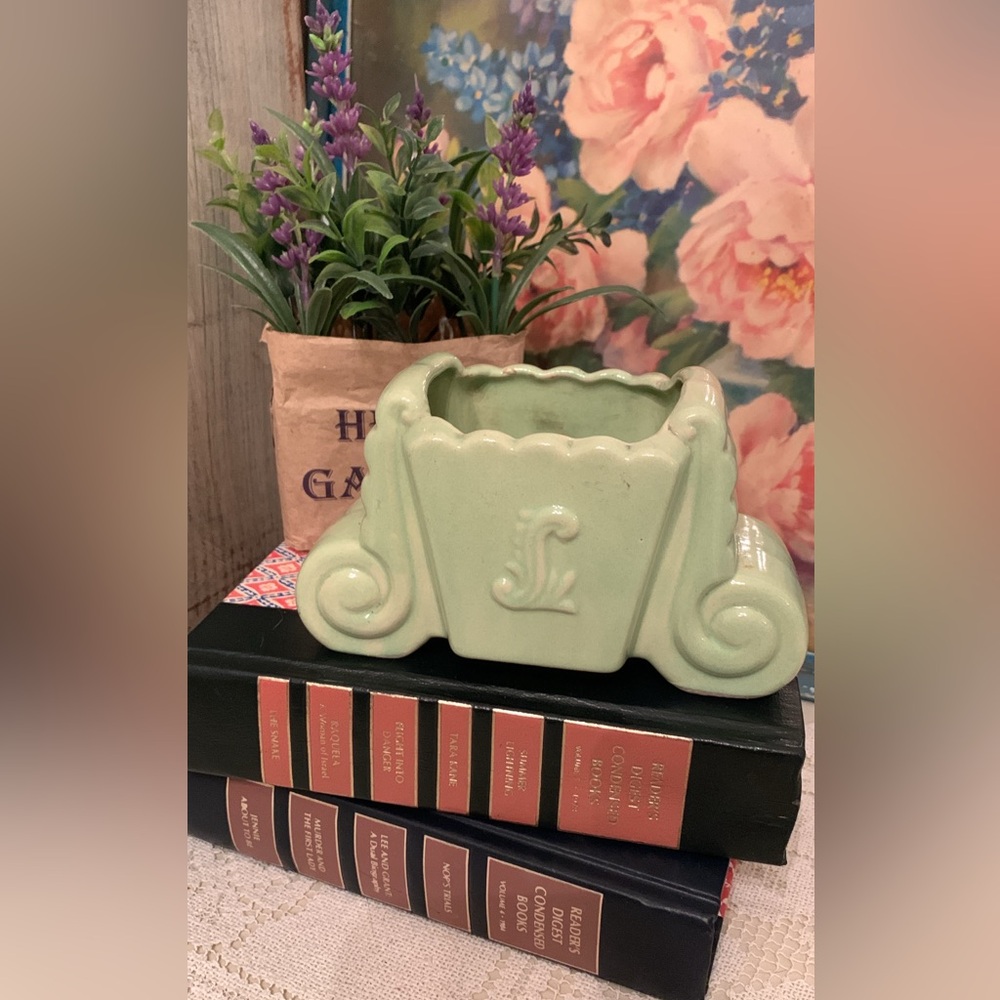 Elegant Green Ceramic Planter